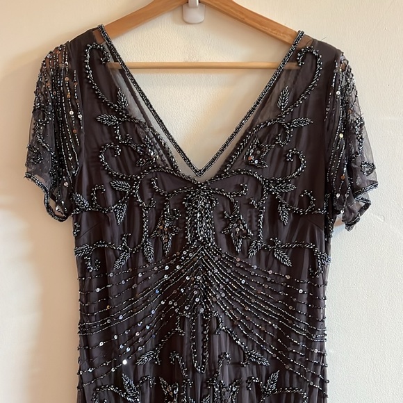 Pisarro Nights Beaded Mesh Column Gown in Slate Gray - Size 10 - Picture 5 of 16